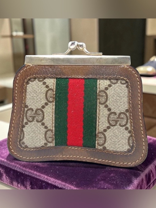 Gucci Handbags - GUCCI Accessory Collection Vintage Sherry Line Kisslock Coin Purse 😍❤️